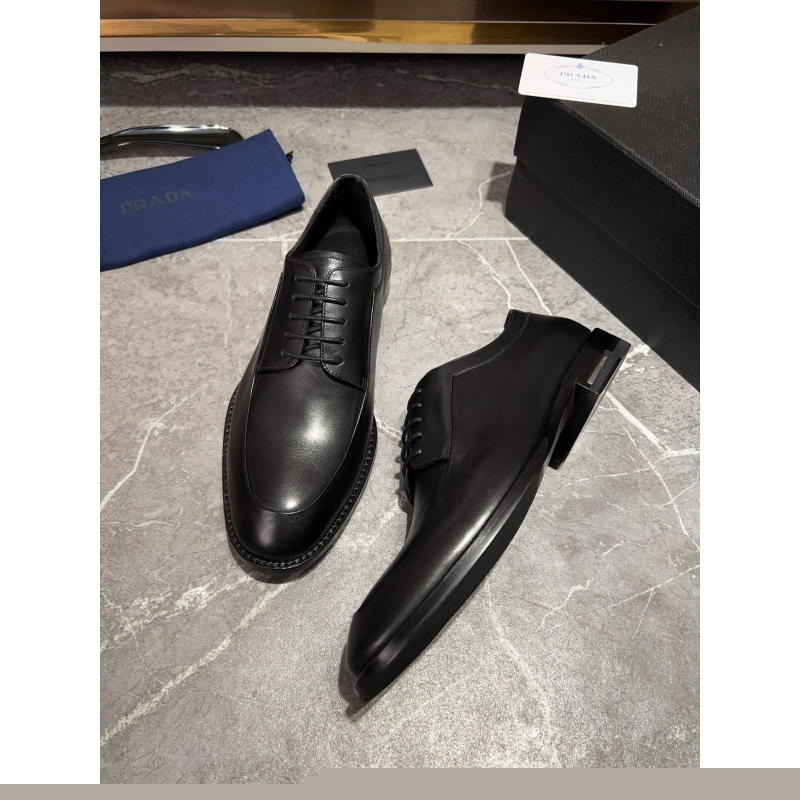 Pra*a leather shoes